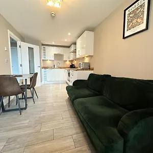https://seaview-central-brighton-one-bedroom-flat.brighton-hotels-england.com